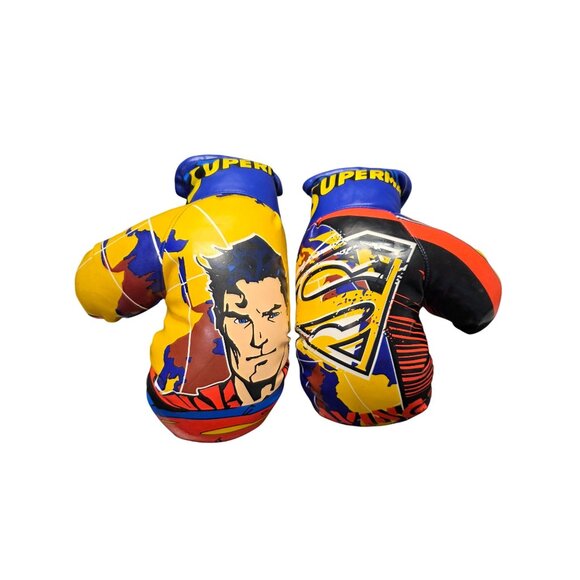 DC Comics Superman Kid Vintage Boxing Gloves - Picture 6 of 10